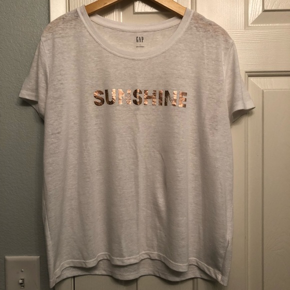 GAP Tops - White T-shirt